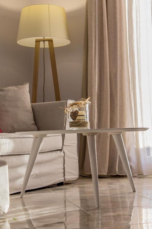 Iphimedeia Luxury Hotel & Suites - 8