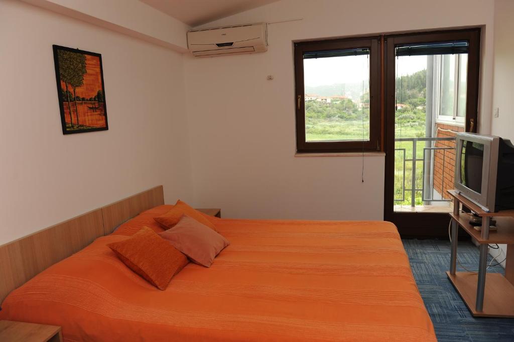 Apartments Neda - Standard Studio With Balcony