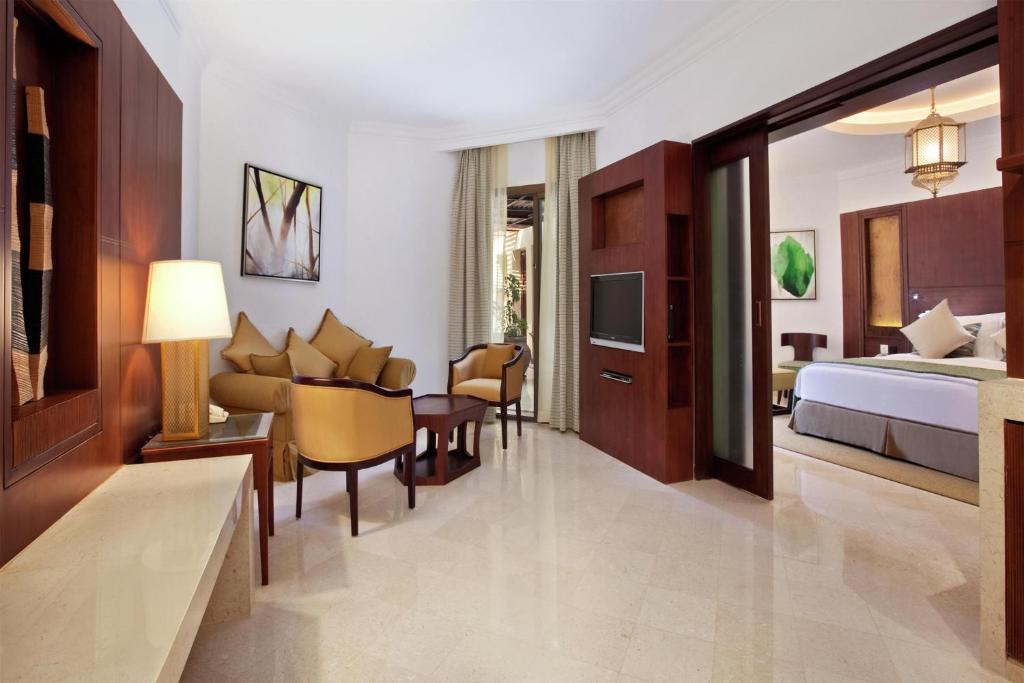 Hilton Luxor Resort & Spa - 16