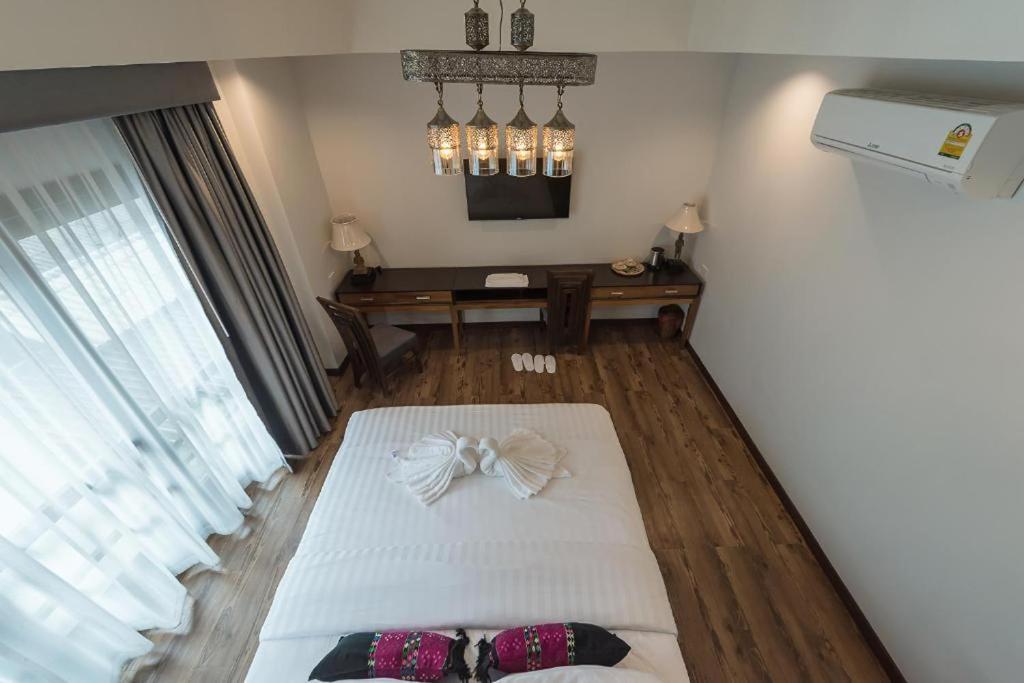 33 Poshtel - Resim 39