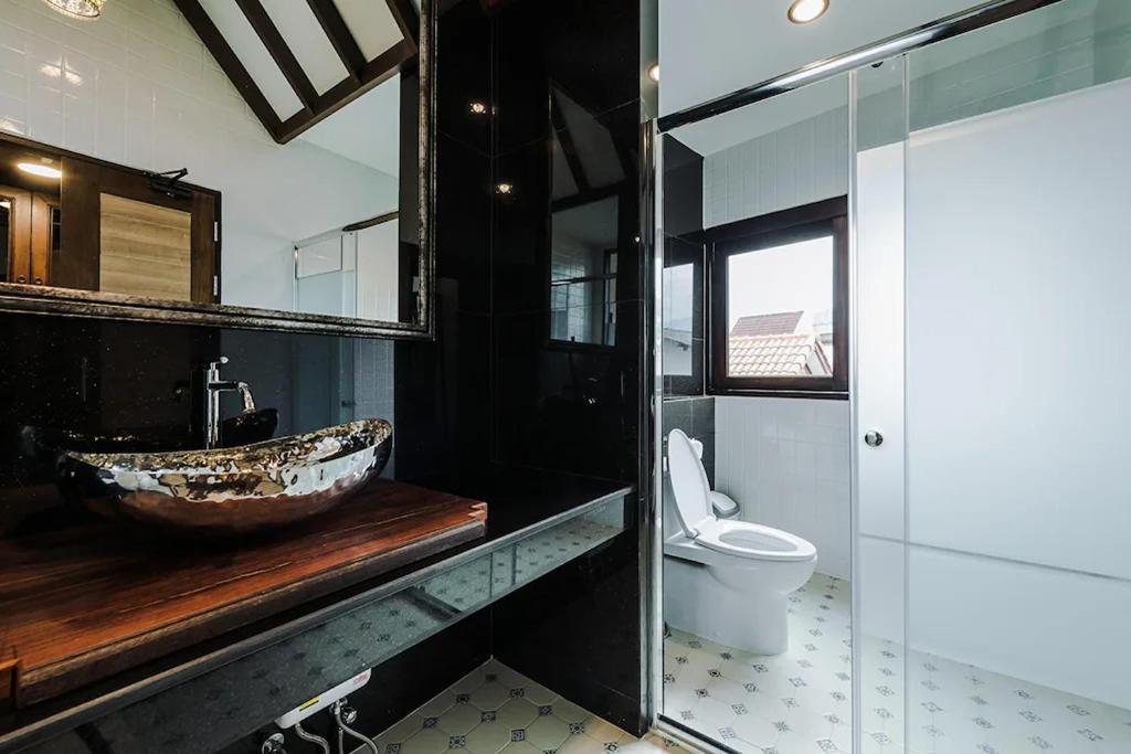 33 Poshtel - Resim 35