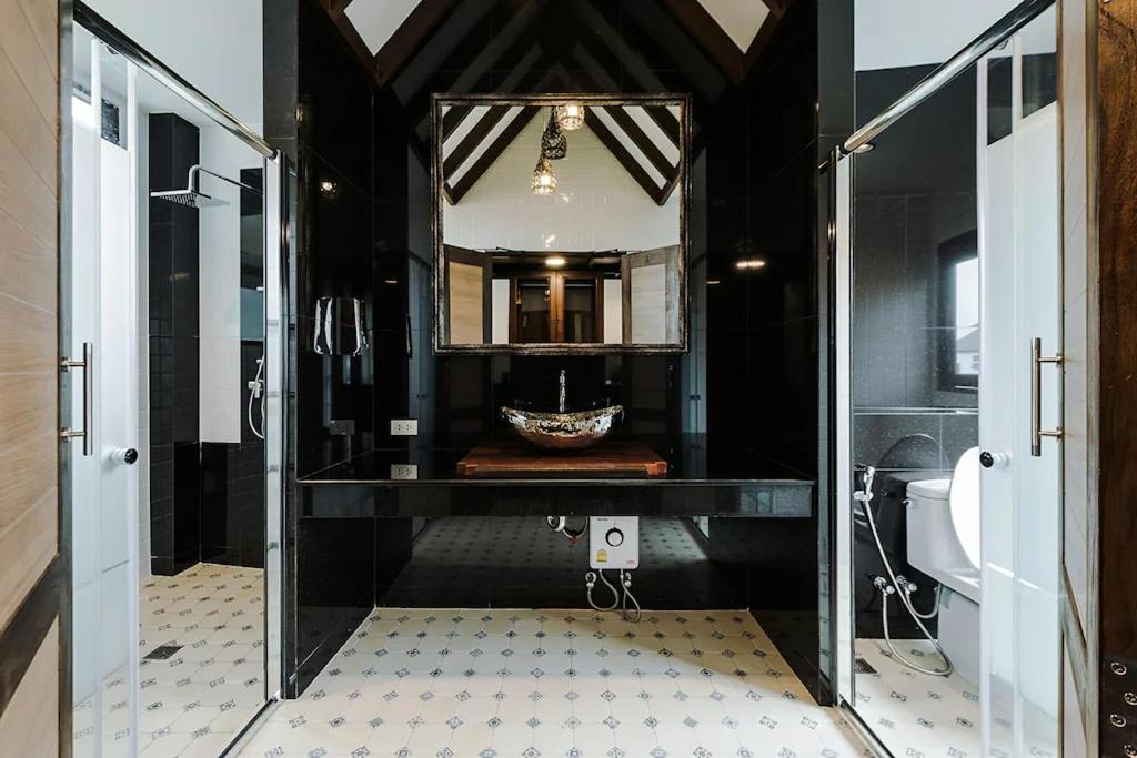 33 Poshtel - Resim 45