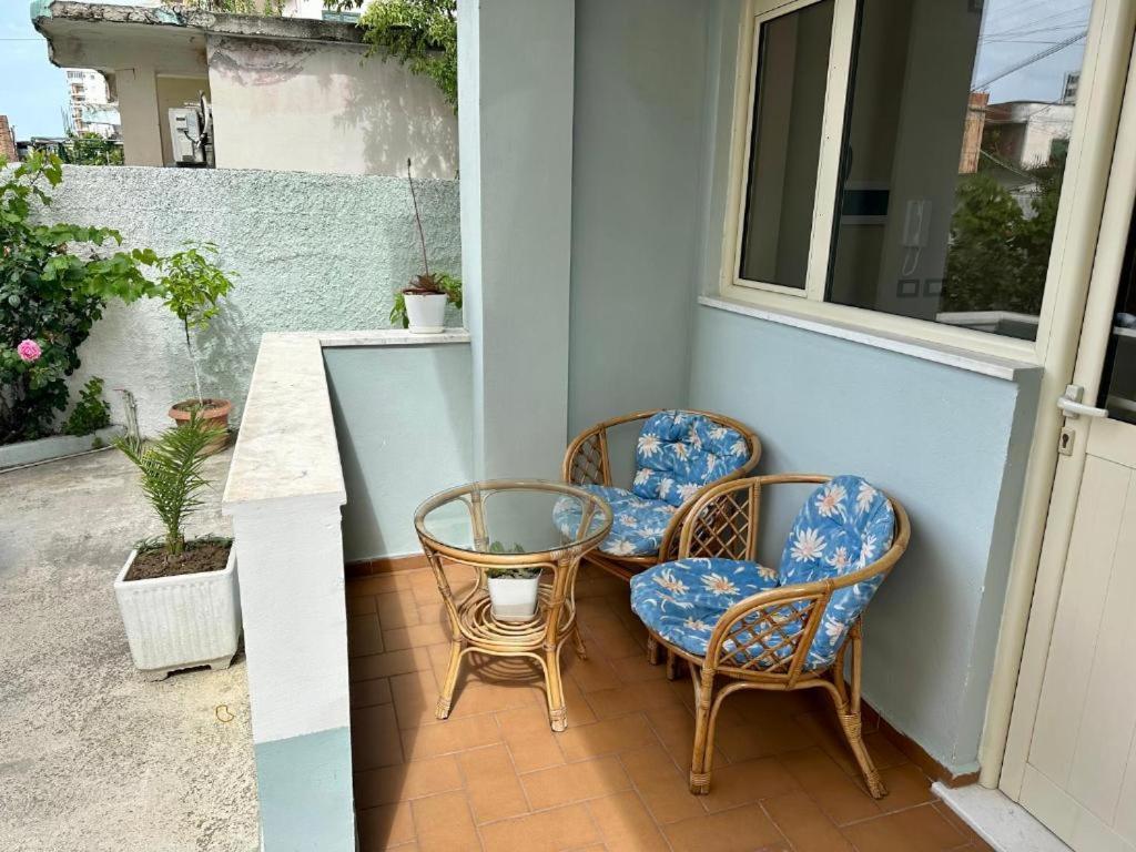 Ein Balkon oder eine Terrasse in der Unterkunft Queen-V Hostel