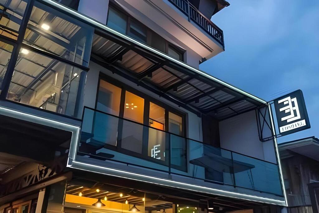 33 Poshtel - Resim 29