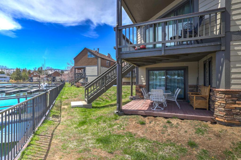 Balkón nebo terasa v ubytování Tahoe Keys Marina View - 3 BDR Desirable Community