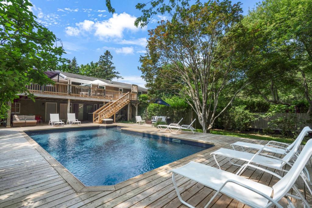 Πισίνα στο ή κοντά στο Classic Southampton Home: 5BR, Pool,Jacuzzi, Cooper's Beach