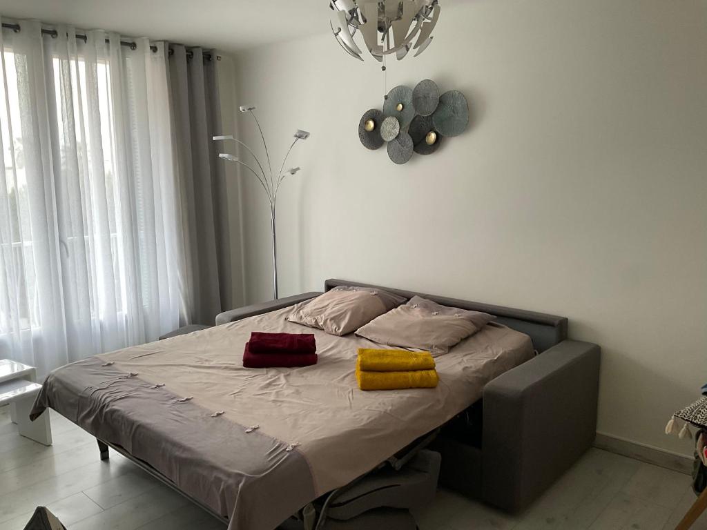 Foto da galeria de F2 lumineux 8 min à pieds de la plage em Nice