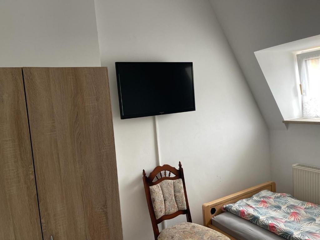 LEKOMA Pension - Chambre Simple Avec Toilettes Communes