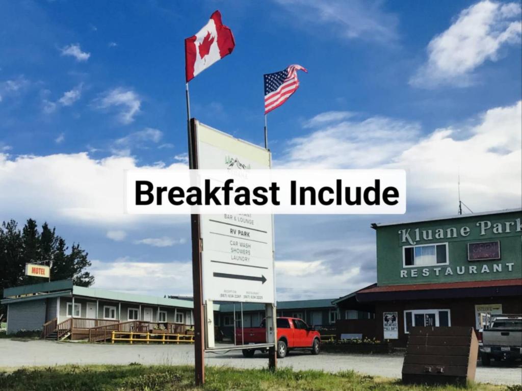 Φωτογραφία από το άλμπουμ του Kluane Park Inn σε Haines Junction