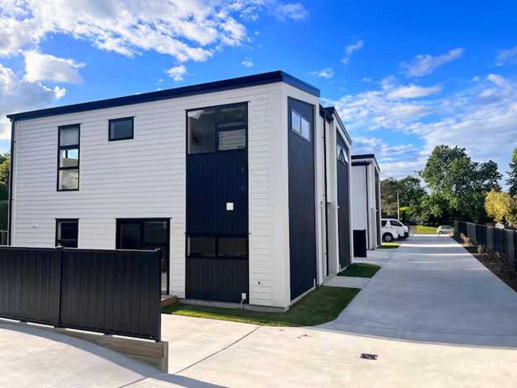 The Shoe Box - Resim 15