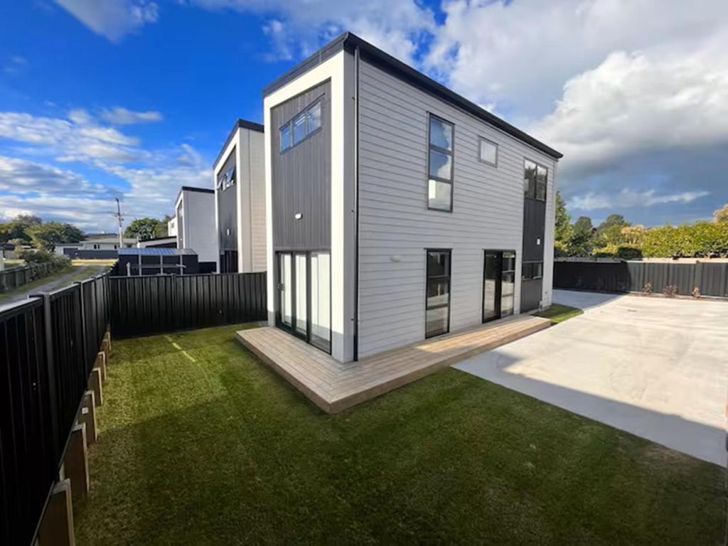 The Shoe Box - Resim 1