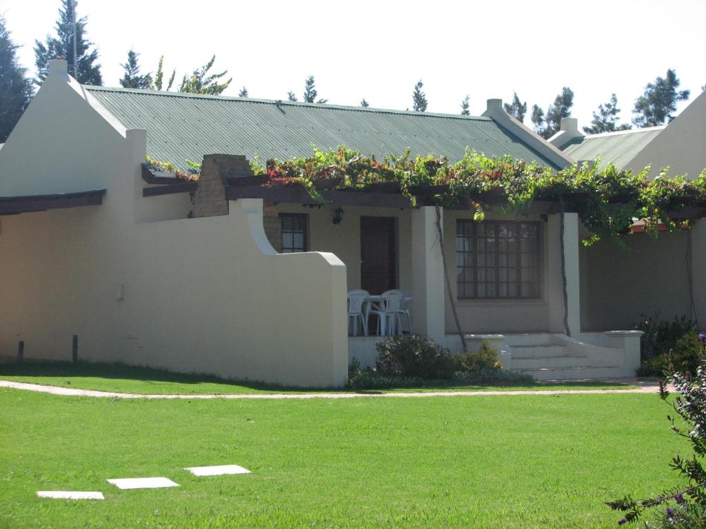 Skilpadvlei Wine Farm - Two-Bedroom Chalet