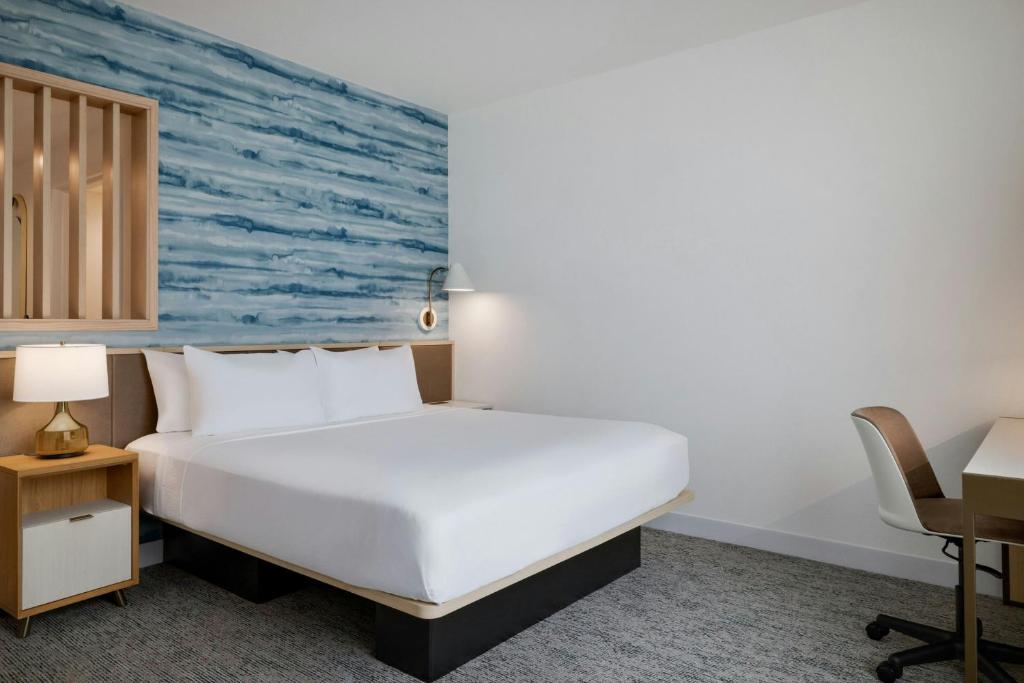 TownePlace Suites by Marriott Lancaster - King Studio Met Slaapbank