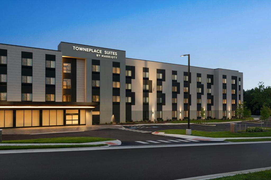 TownePlace Suites by Marriott Lancaster - Housity