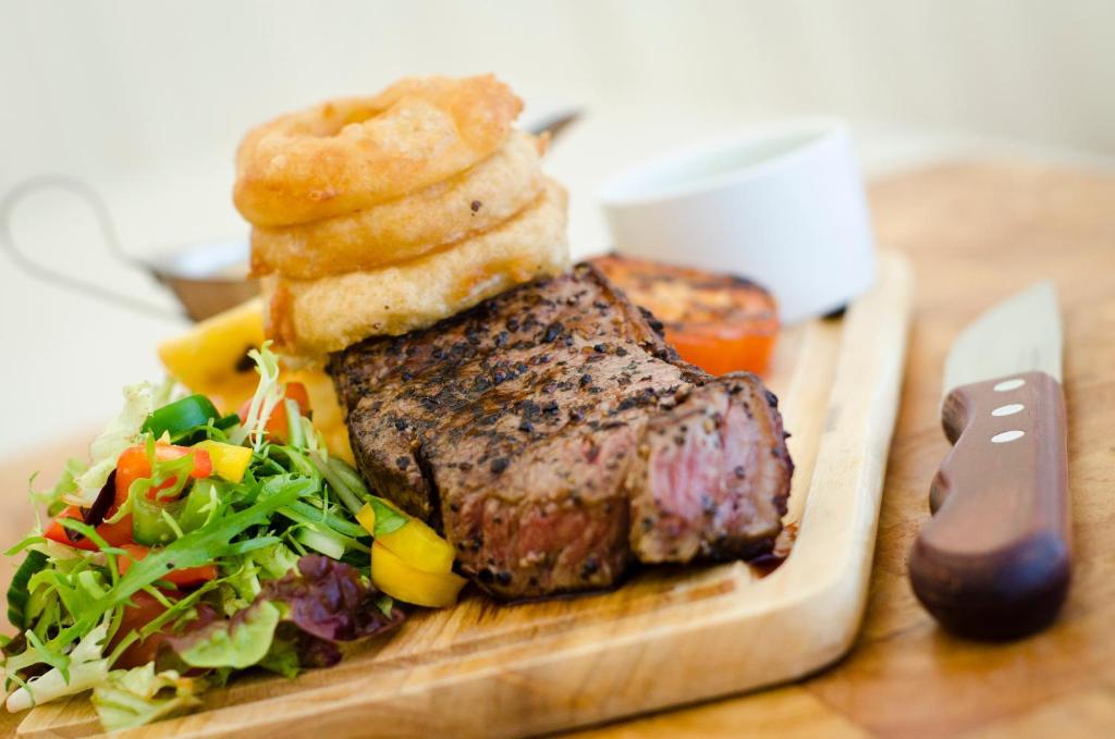 Norfolk Arms Hotel, Ringinglow - Resim 33