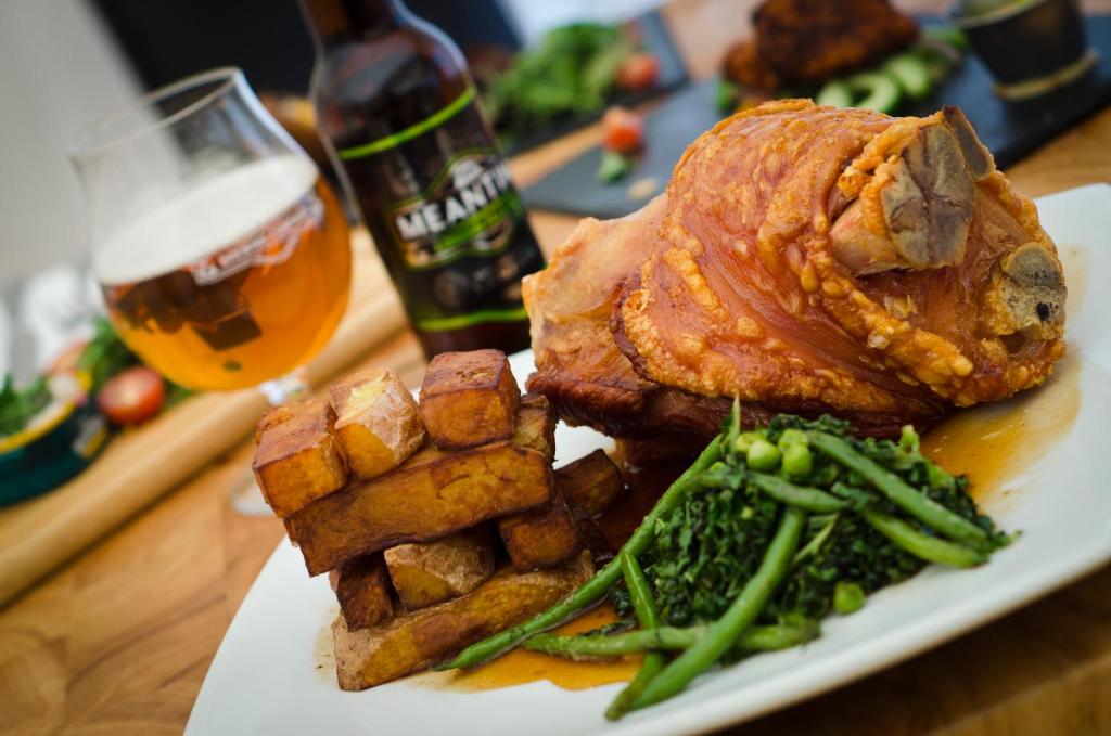 Norfolk Arms Hotel, Ringinglow - Resim 28