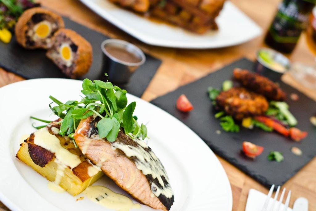 Norfolk Arms Hotel, Ringinglow - Resim 25