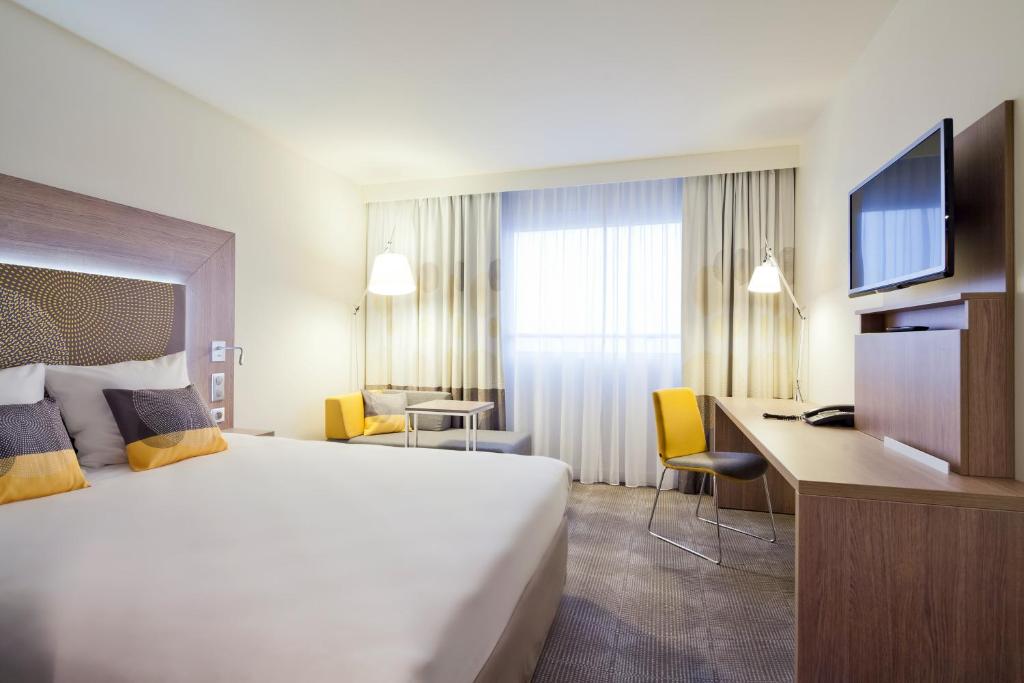 Novotel London Waterloo - Premium Superior Queen Room