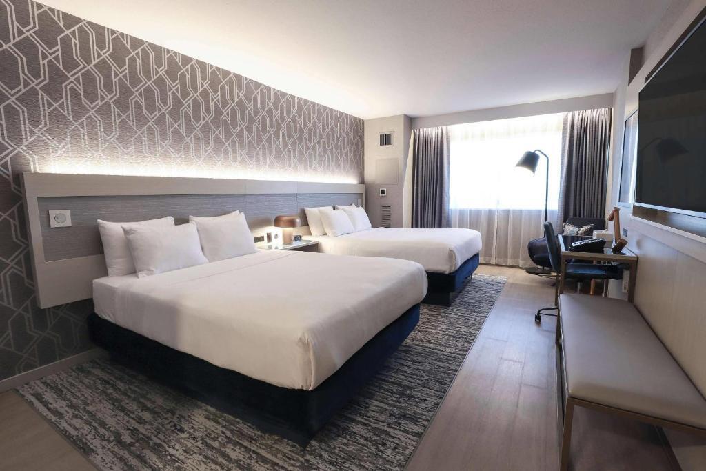 Radisson Plaza Hotel at Kalamazoo Center - 