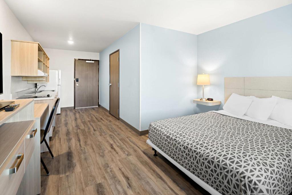 WoodSpring Suites Billings photo
