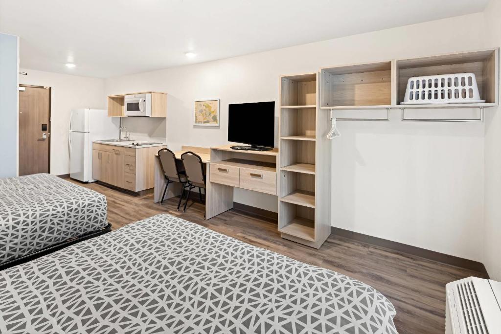 WoodSpring Suites Billings photo