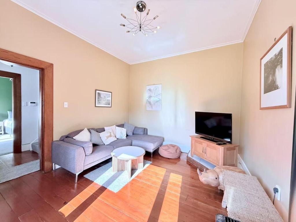 4Brm1Bath - heart of Mt Eden - Resim 18