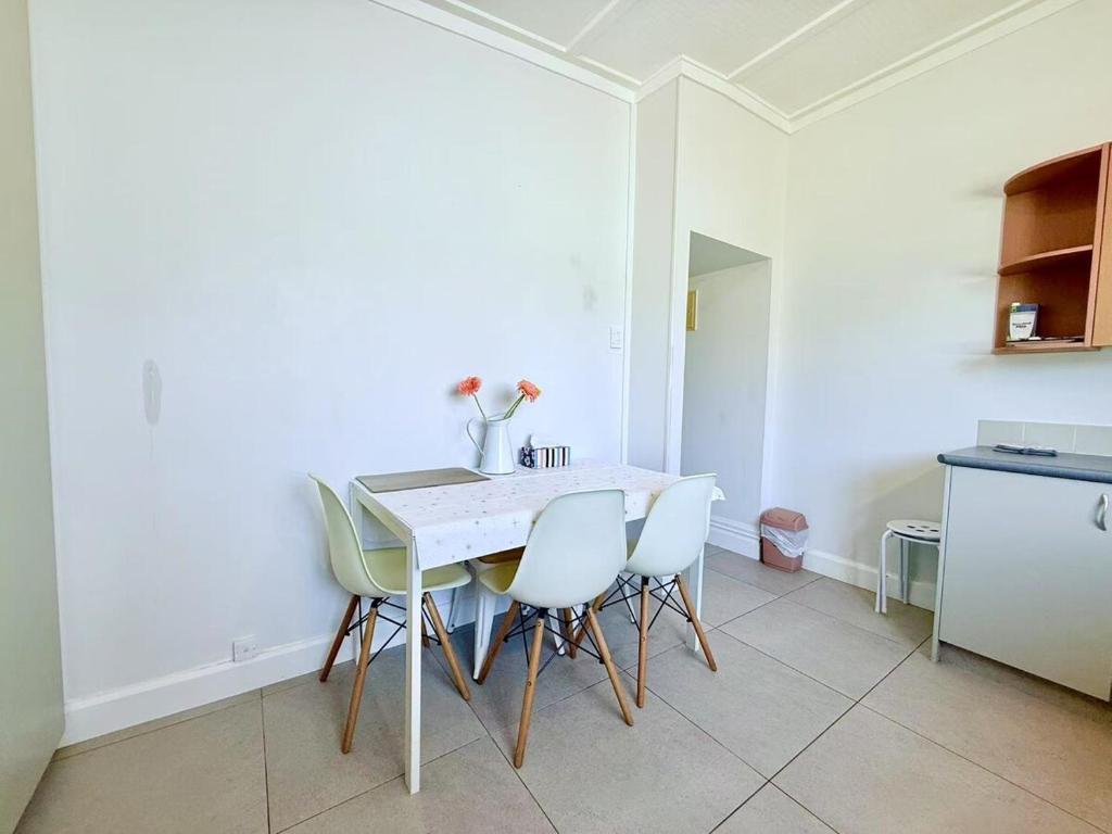 4Brm1Bath - heart of Mt Eden - Resim 8