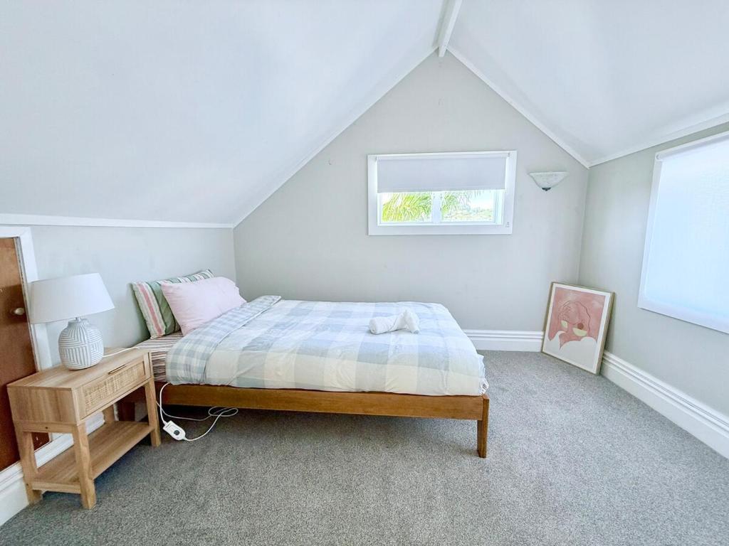 4Brm1Bath - heart of Mt Eden - Resim 14