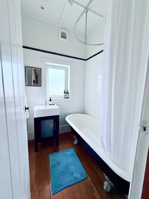 4Brm1Bath - heart of Mt Eden - Resim 3