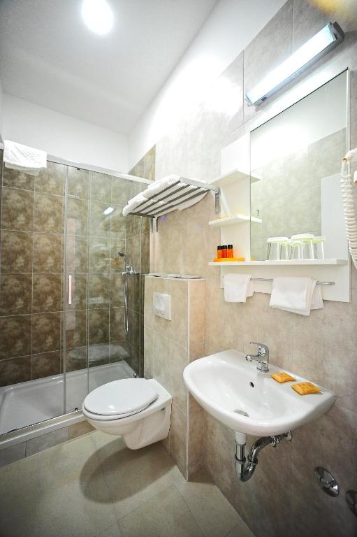 Koupelna v ubytování Valenti rooms