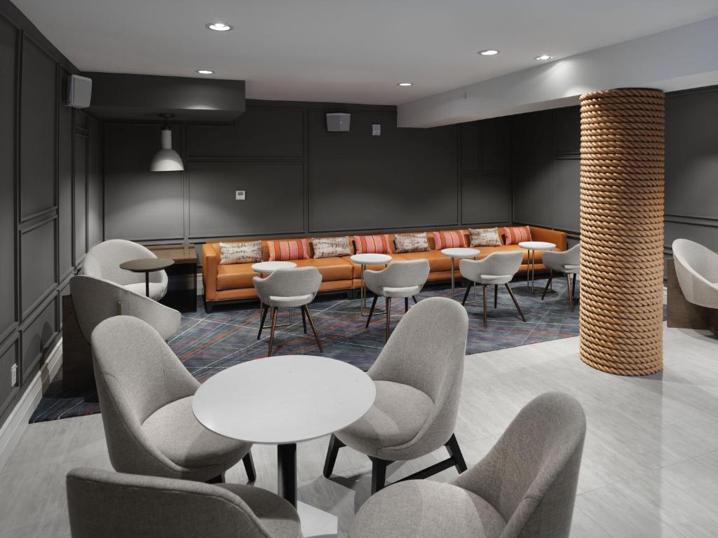 Axiom Hotel photo