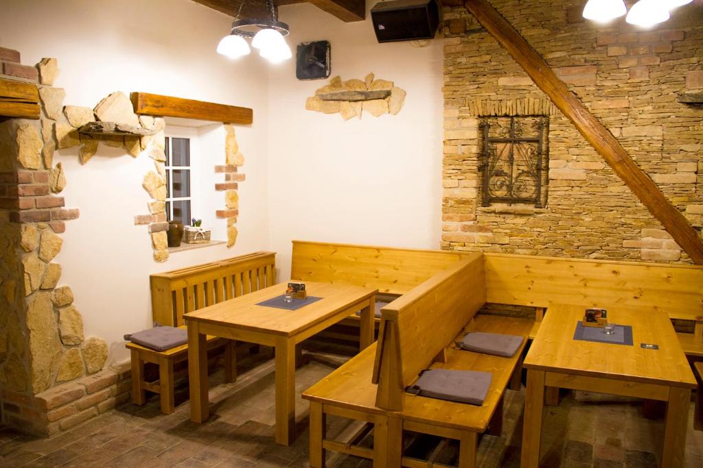 Restaurace v ubytování Restaurace & Penzion U Tří Jasanů