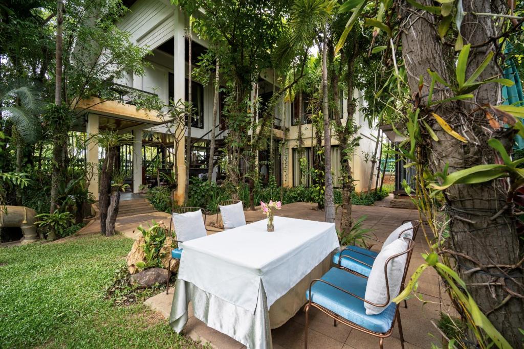 Jardí fora de Domnak Pichet