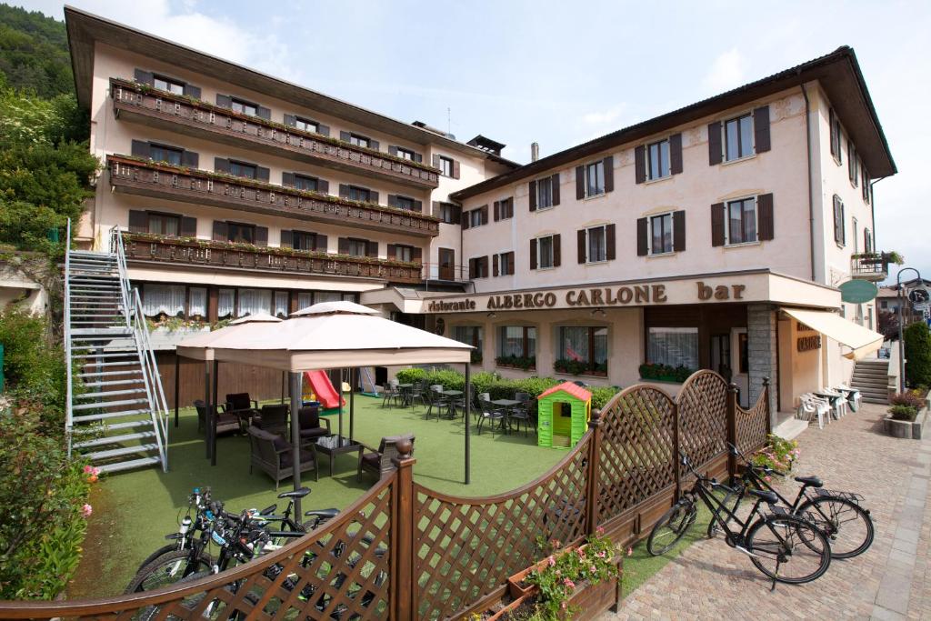 Budova, kde se hotel nachází