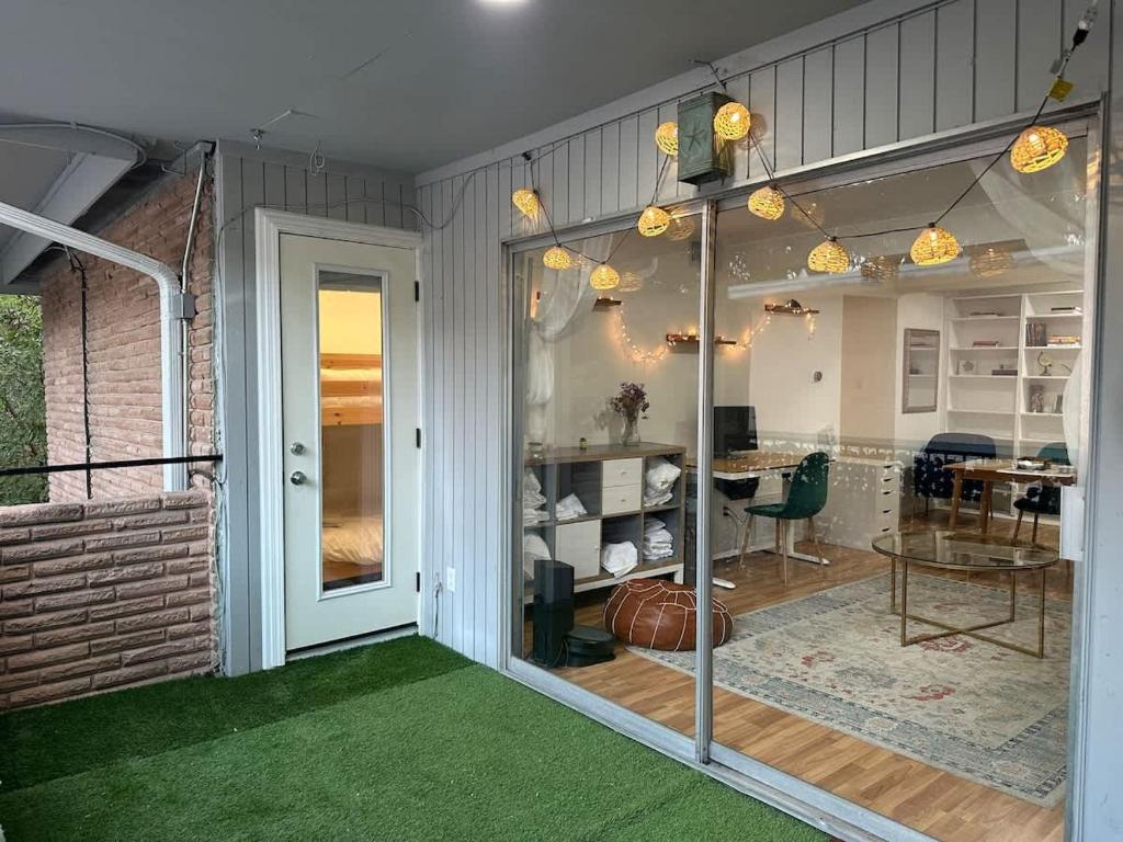 Χώρος καθιστικού στο Private Room - CoLiving Condo