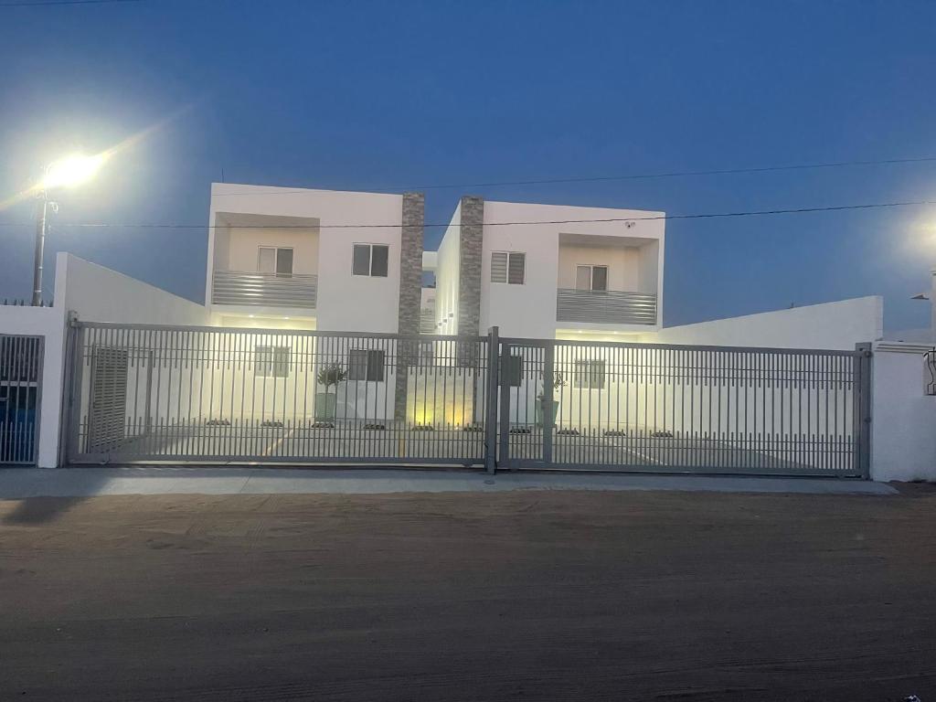 Το κτήριο όπου στεγάζεται  το διαμέρισμα