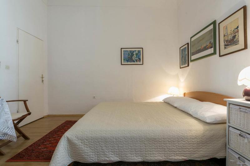 Posteľ alebo postele v izbe v ubytovaní Old Town Port Apartments