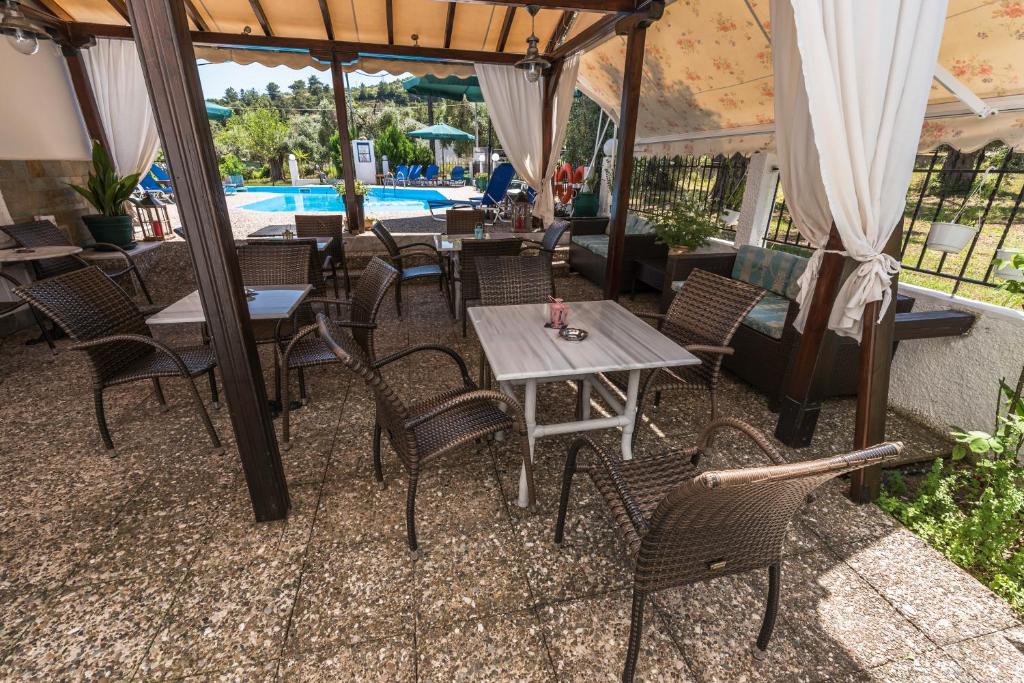 Bazén v ubytování Hotel Sylvia nebo v jeho okolí
