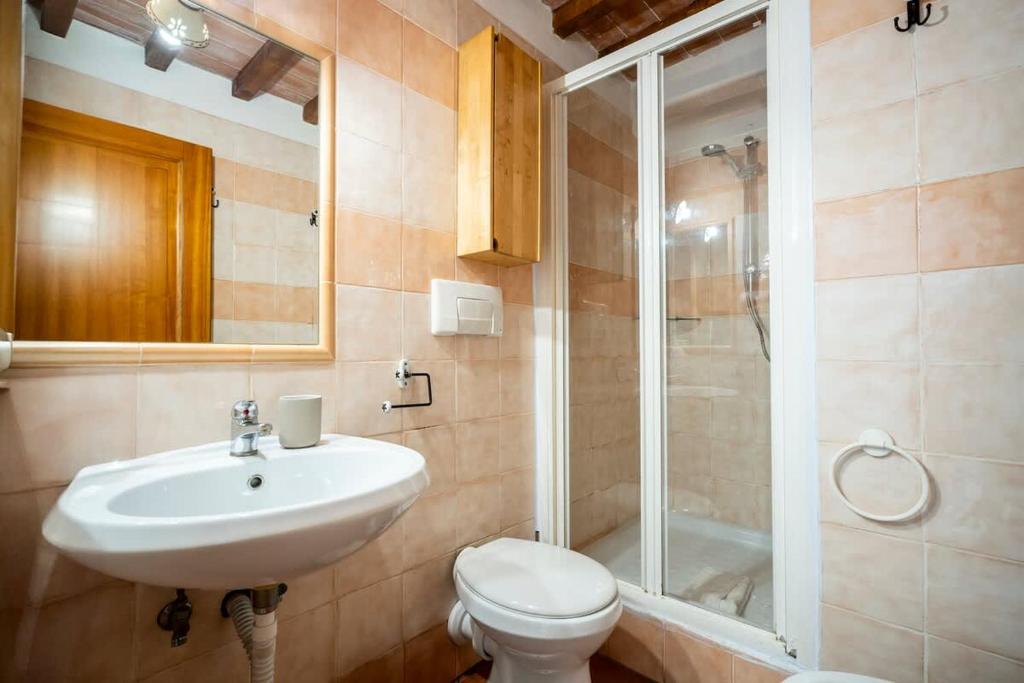 2 - Monolocale silenzioso a due passi dal centro - Resim 9