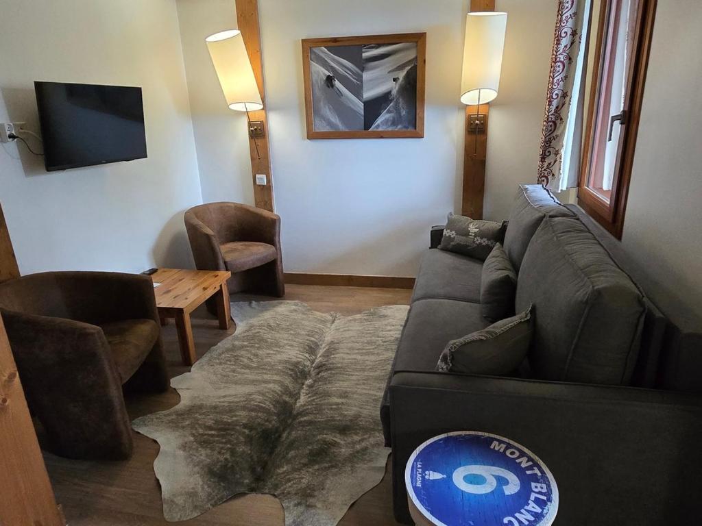 Studio Duplex Rénové · Proche Pistes et Commerces · Balcon