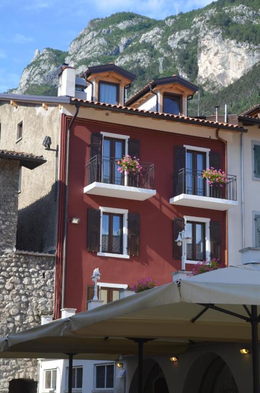 Nespecifikovaný výhled na hory nebo výhled na hory při pohledu z hotelu