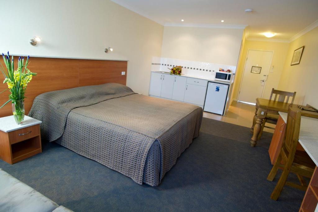 Kuchyň nebo kuchyňský kout v ubytování Scone Motor Inn & Apartments