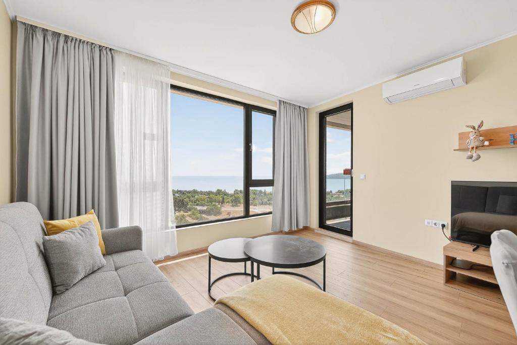 Cozy Sea View Apartment Varna & Parking