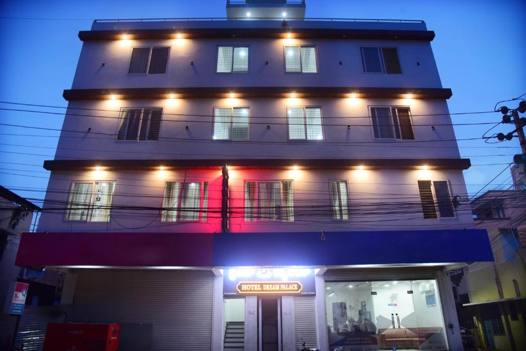 Budova, kde se chata nachází