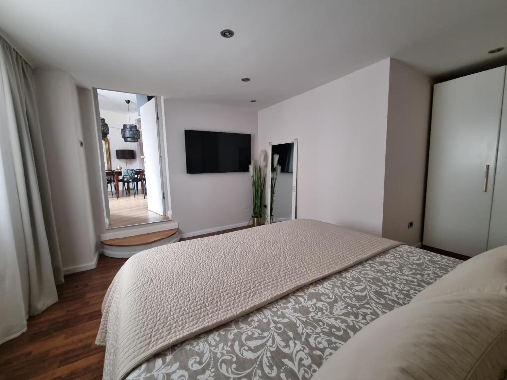 Arena Design Apartments with FREE Private Parking and with a terrace - 6