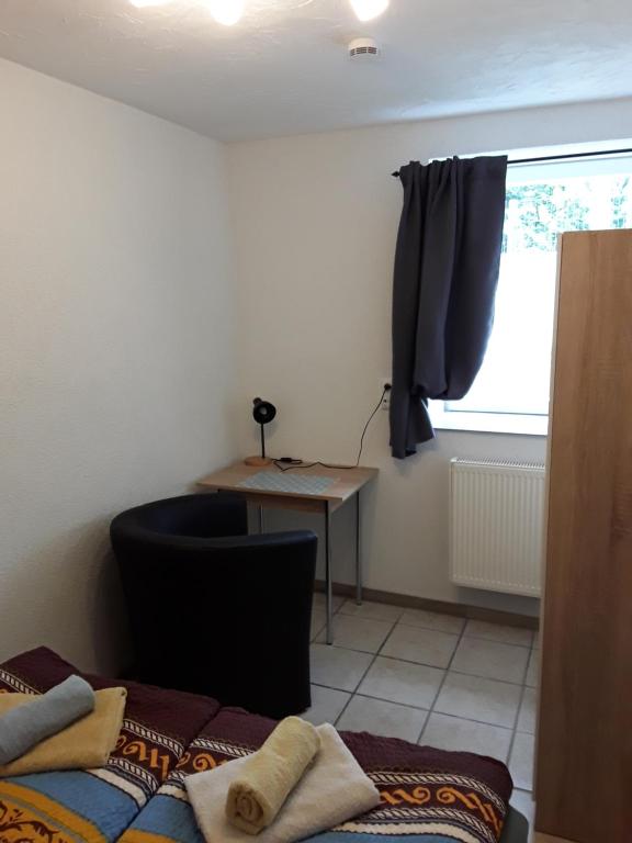 Pension Zum Holzwurm Wittenberge - Tweepersoonskamer Met Eigen Badkamer