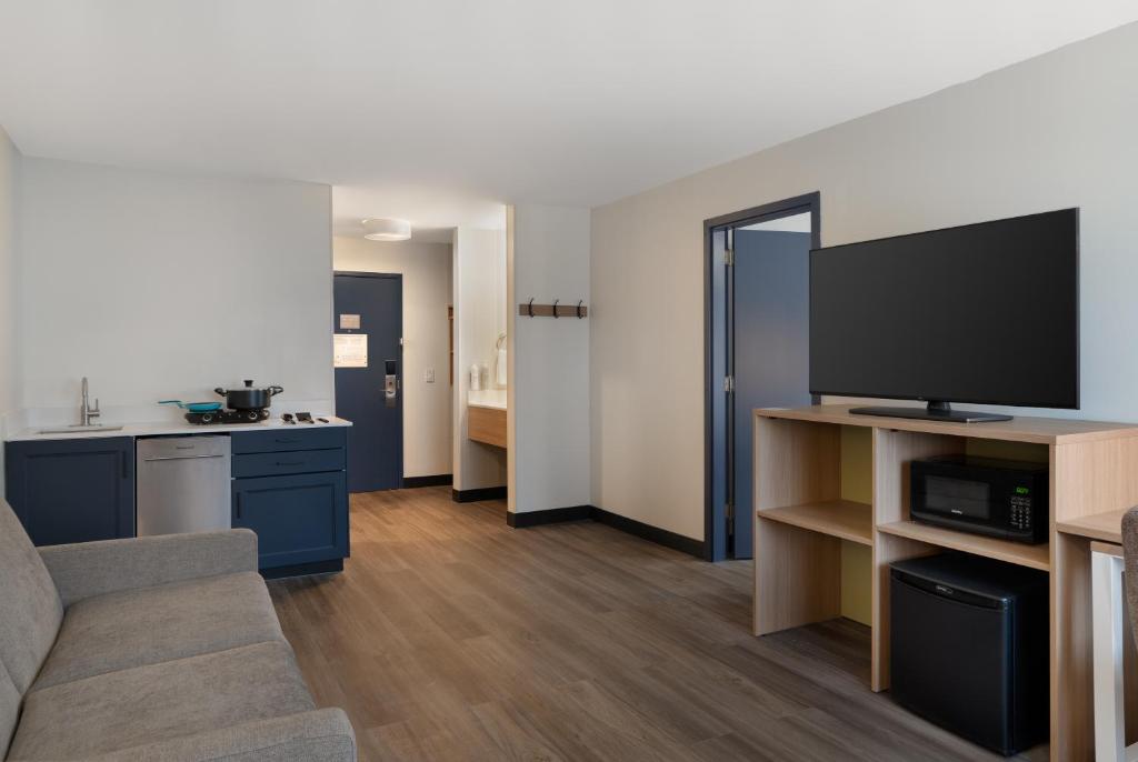 Spark by Hilton West Coxsackie - King Suite With Kitchenette