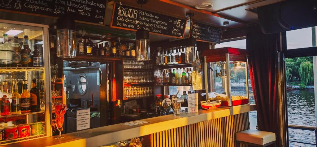 Shipotel-Berlin GmbH, Shipotel Eastern & Shipotel Western - Resim 4