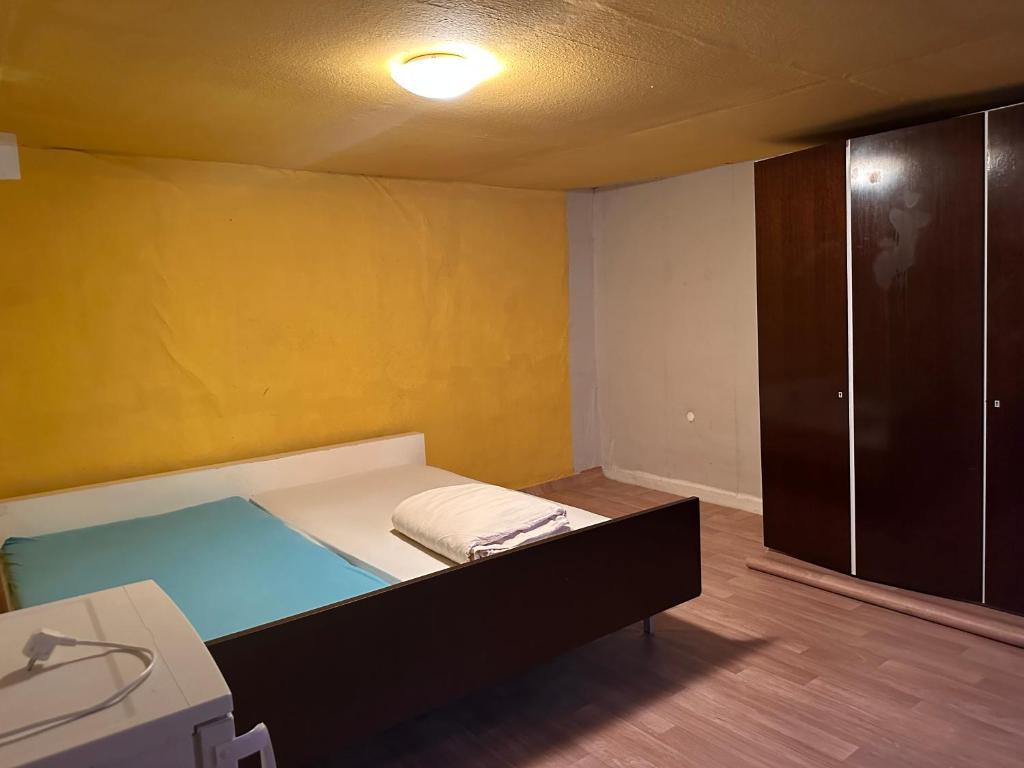 Postel nebo postele na pokoji v ubytování Brakel Mounteu-Ferinwohnung