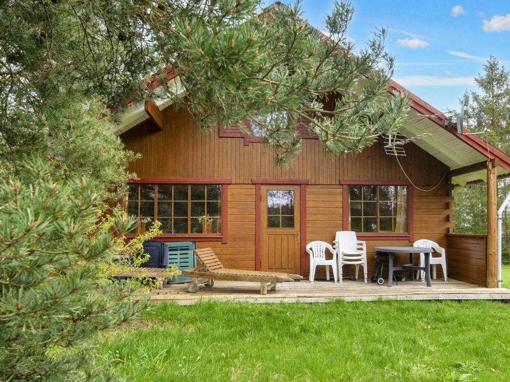 Gambar di galeri bagi 6 person holiday home in rsted di Ørsted